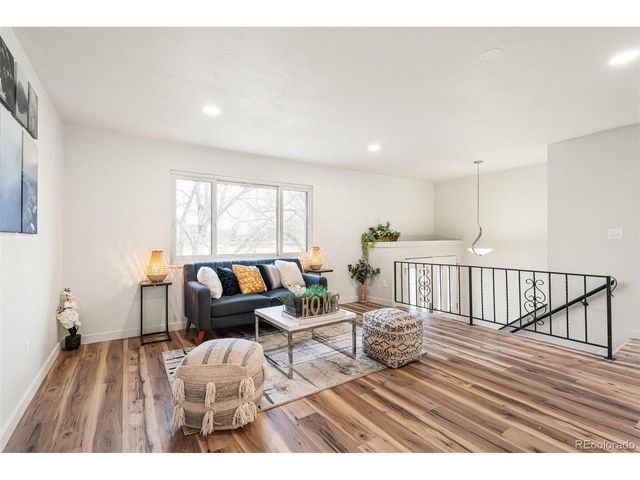 1221 Eagle St, Aurora, CO 80011