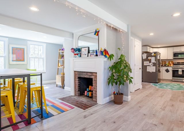 81 Dover Road, Durham, NH 03824