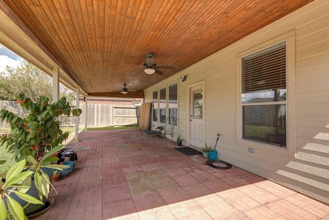 18419 Fir Hollow Circle, Humble, TX 77346