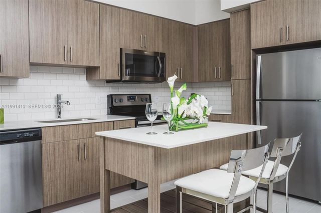 1170 NW 11th St A-119, Miami, FL 33136