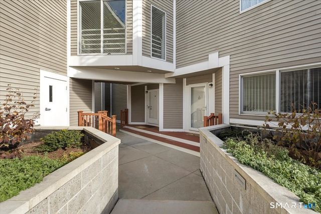 13 Harbour Close 13, New Haven, CT 06519
