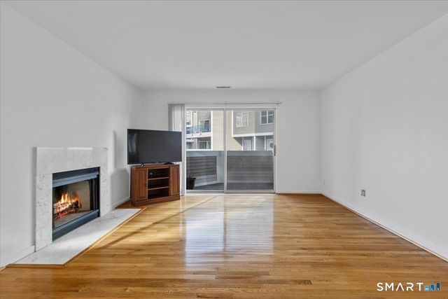 13 Harbour Close 13, New Haven, CT 06519