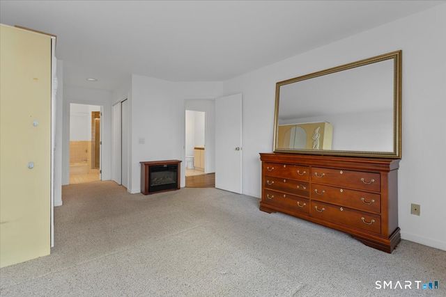 13 Harbour Close 13, New Haven, CT 06519