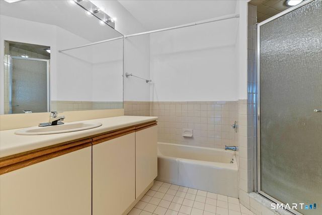 13 Harbour Close 13, New Haven, CT 06519