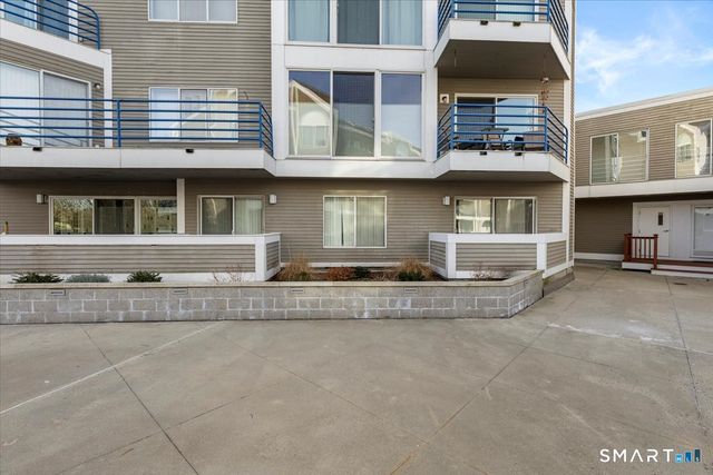 13 Harbour Close 13, New Haven, CT 06519