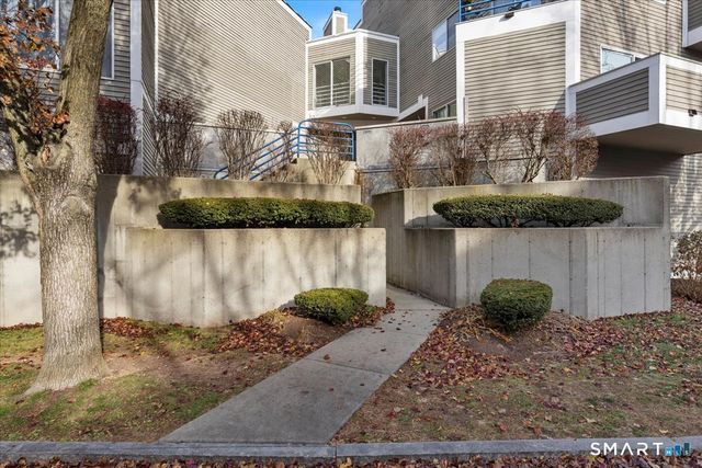 13 Harbour Close 13, New Haven, CT 06519