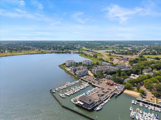 13 Harbour Close 13, New Haven, CT 06519