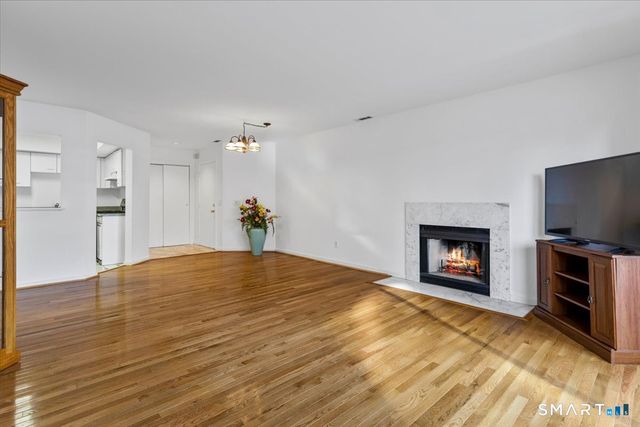 13 Harbour Close 13, New Haven, CT 06519