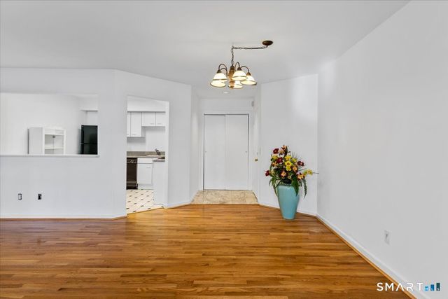 13 Harbour Close 13, New Haven, CT 06519