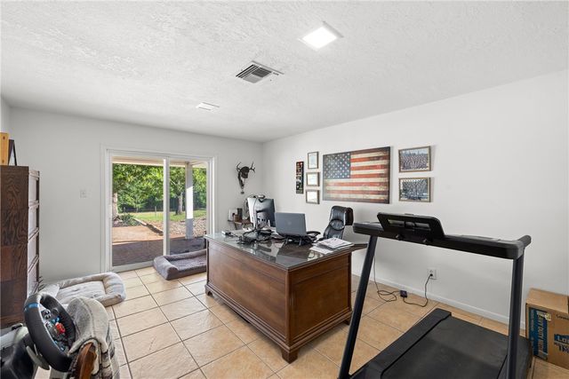 871 Cazey Loop, Franklin, TX 77856