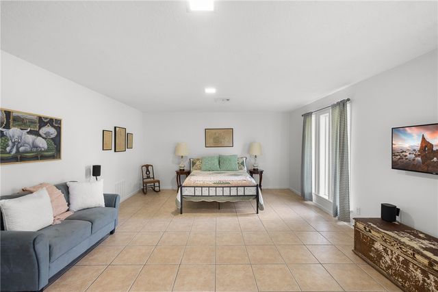 871 Cazey Loop, Franklin, TX 77856