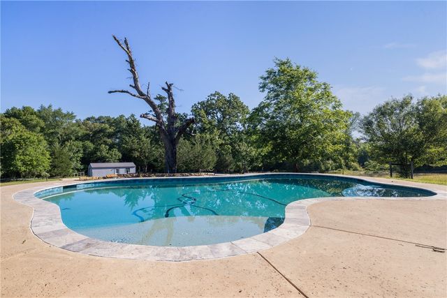 871 Cazey Loop, Franklin, TX 77856
