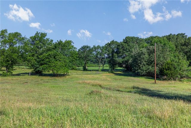 871 Cazey Loop, Franklin, TX 77856