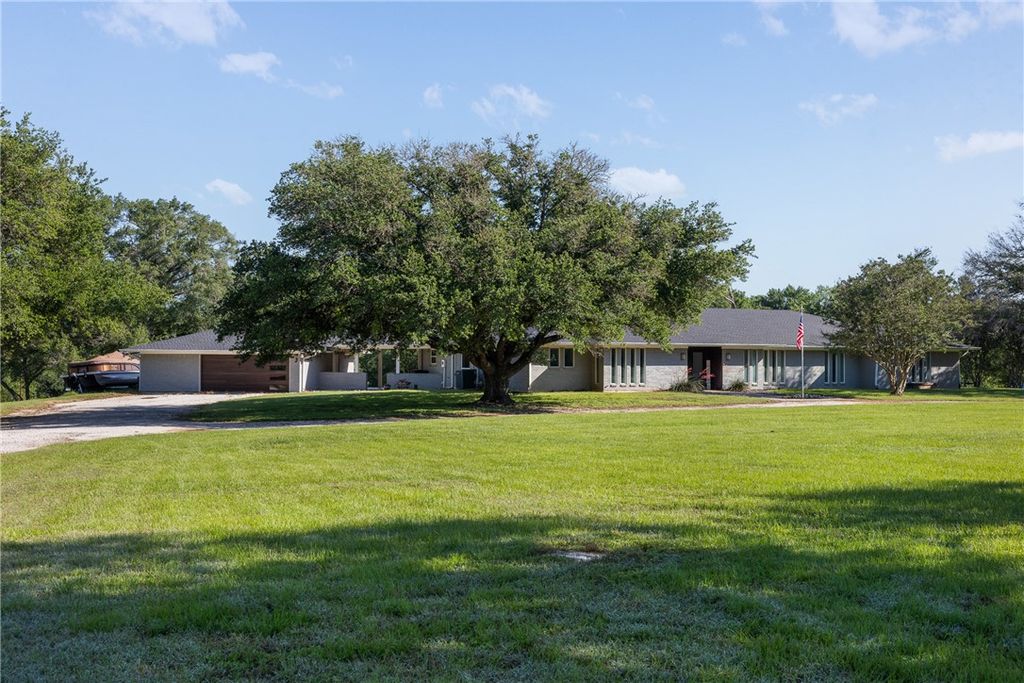 871 Cazey Loop, Franklin, TX 77856 — photo 2
