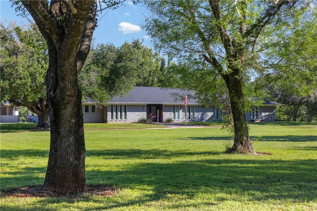 871 Cazey Loop, Franklin, TX 77856 — photo 3