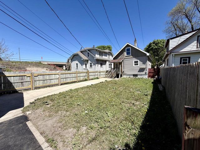 171 64th STREET, Milwaukee, WI 53214