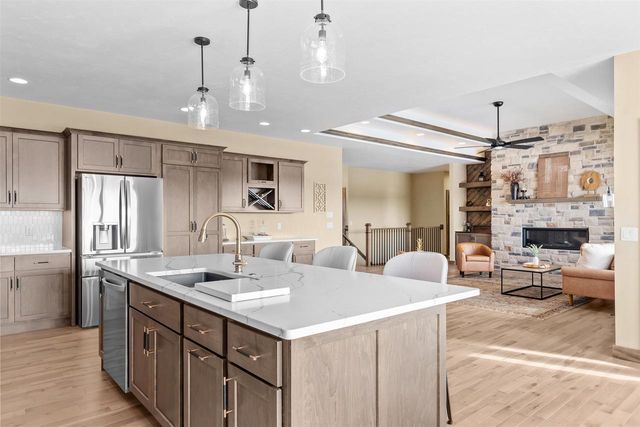 1308 MEADOW PARK DRIVE, Greenville, WI 54942