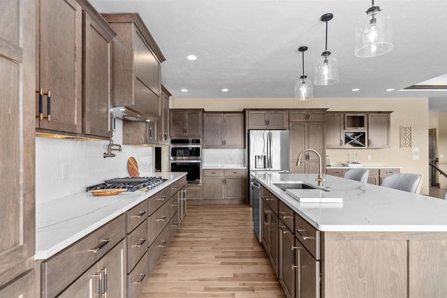 1308 MEADOW PARK DRIVE, Greenville, WI 54942