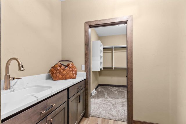 1308 MEADOW PARK DRIVE, Greenville, WI 54942