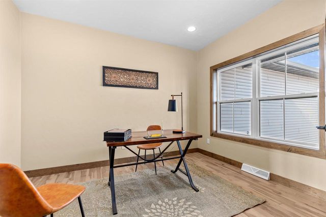 1308 MEADOW PARK DRIVE, Greenville, WI 54942