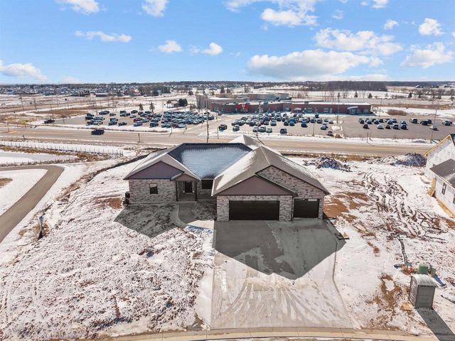 1308 MEADOW PARK DRIVE, Greenville, WI 54942