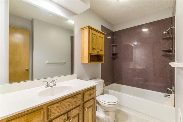 21475 W 181st Terrace, Olathe, KS 66062