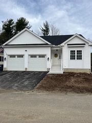 7 Oakwood Circle 15, Boylston, MA 01505