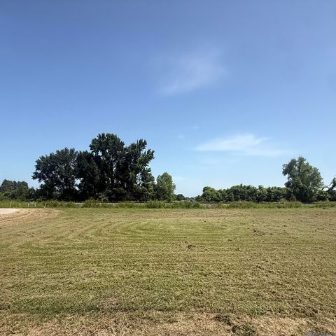 3052 Lydia St, Port Allen, LA 70767