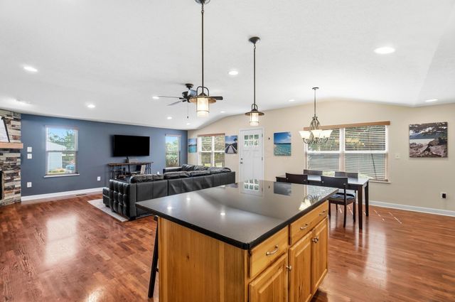 243 Pennsylvania Avenue, Delaware, OH 43015