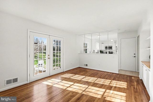 14921 BAUER DR, Rockville, MD 20853