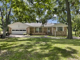 830 Layne Drive, Denison, TX 75020