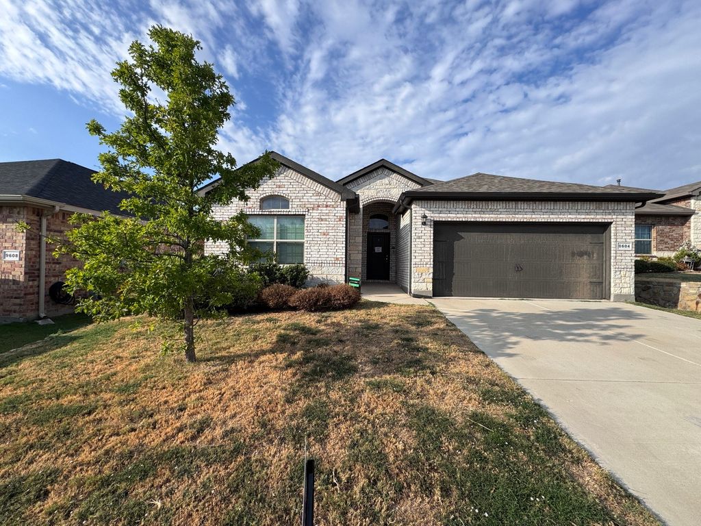 9604 Hickory Knob Drive, Fort Worth, TX 76108 — exterior