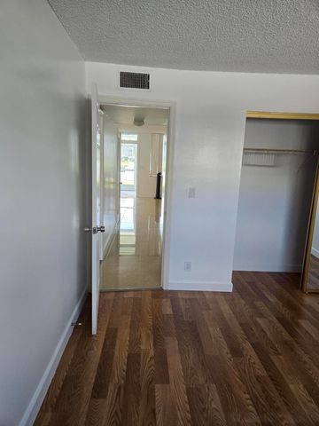104 Paradise Harbour Boulevard 114, North Palm Beach, FL 33408