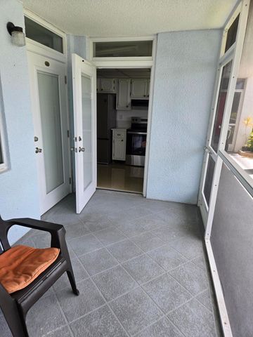 104 Paradise Harbour Boulevard 114, North Palm Beach, FL 33408