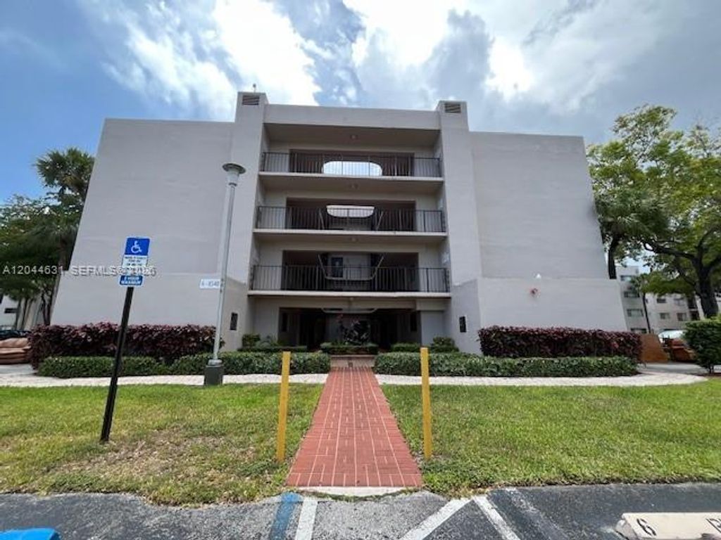 8540 SW 133rd Ave Rd 123, Miami, FL 33183