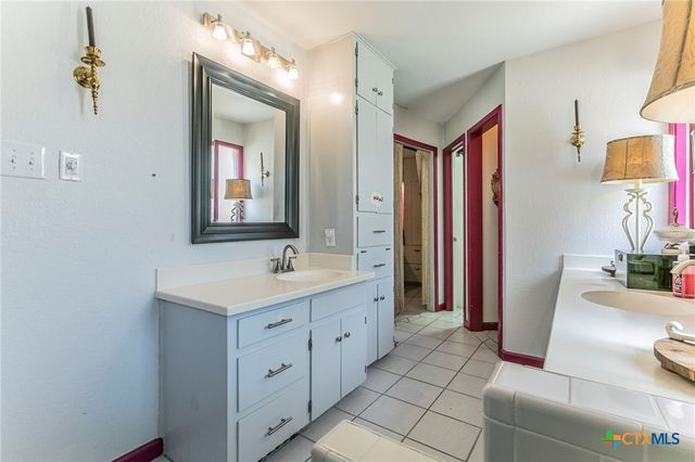 2806 Creek Side Drive, Temple, TX 76502