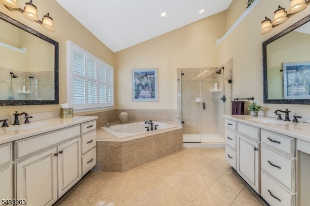 20 Balmoral Drive, Alexandria Twp., NJ 08867