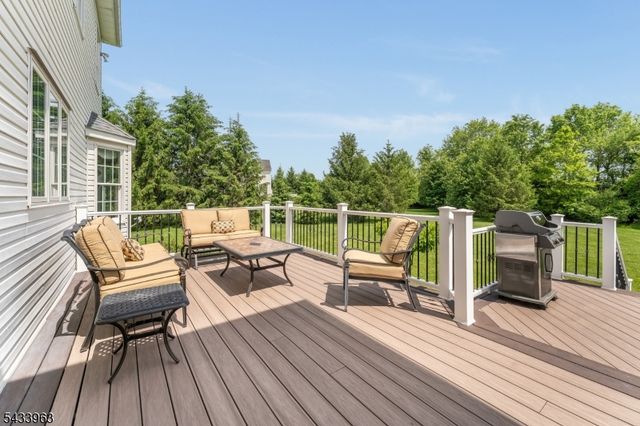 20 Balmoral Drive, Alexandria Twp., NJ 08867