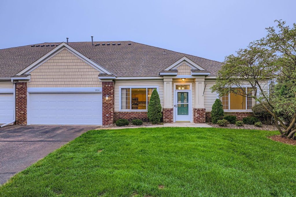 5931 Prairie Ridge Drive, Shoreview, MN 55126