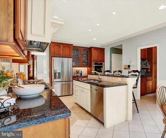 2204 E COVENTRY LN, Enola, PA 17025
