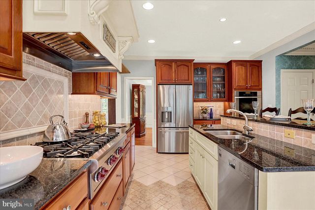 2204 E COVENTRY LN, Enola, PA 17025