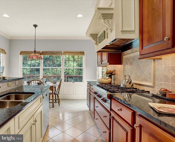 2204 E COVENTRY LN, Enola, PA 17025
