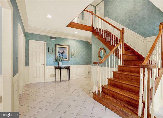 2204 E COVENTRY LN, Enola, PA 17025