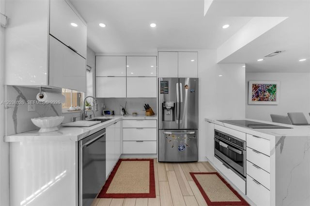 460 NW 86th Place 101, Miami, FL 33126