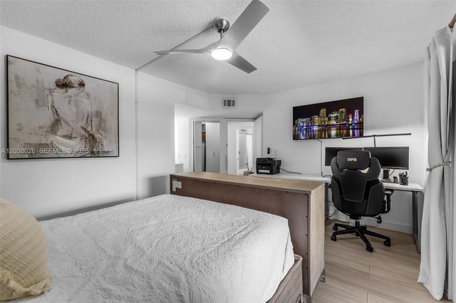 460 NW 86th Place 101, Miami, FL 33126