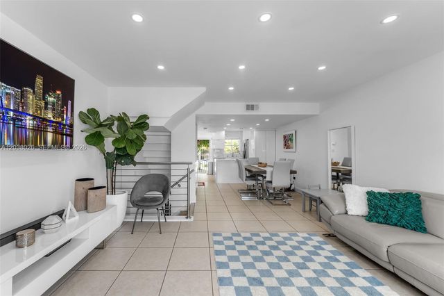 460 NW 86th Place 101, Miami, FL 33126
