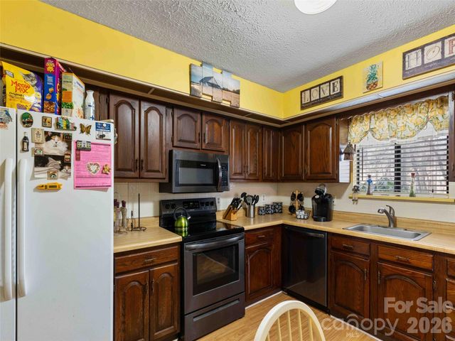 193 Freedom Road, Hendersonville, NC 28792