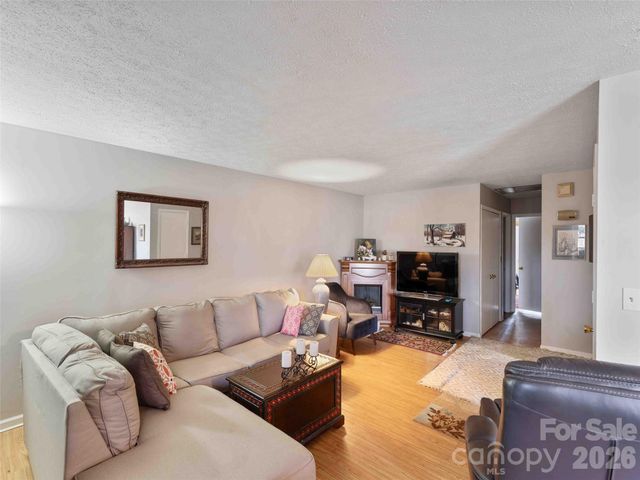 193 Freedom Road, Hendersonville, NC 28792