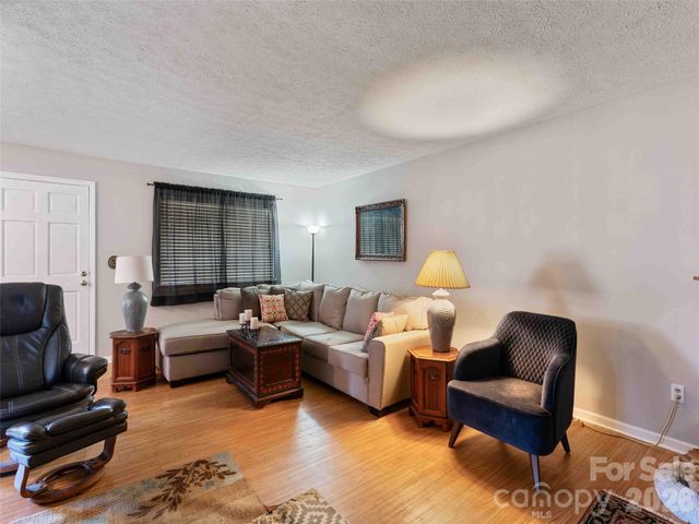 193 Freedom Road, Hendersonville, NC 28792