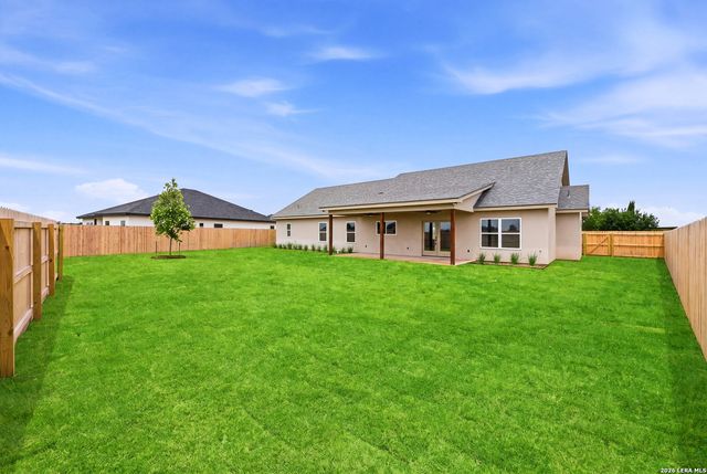 617 34th Street, Hondo, TX 78861